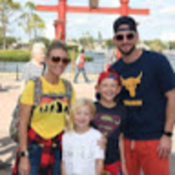 Meet your Posher, Mandi - Picture 1 of 1